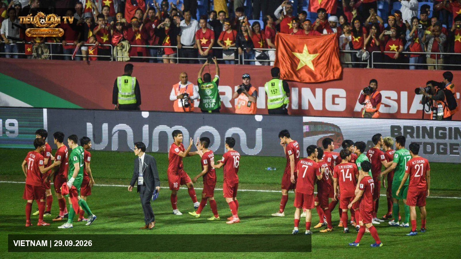 Các cầu thủ Vietnam thi đấu trong ảnh chuyên môn trên tieulamtv
